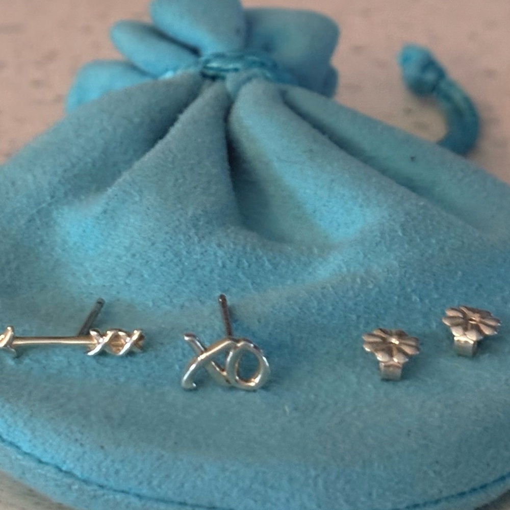 Rare & Retired Tiffany & Co 925 XO and Arrow earrings